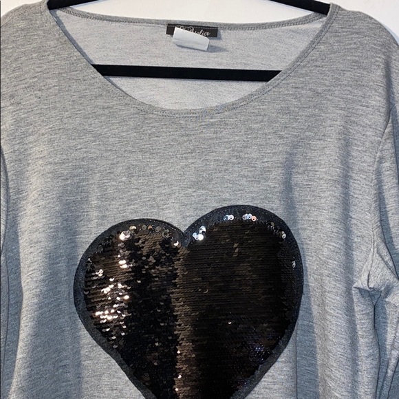 L’ Atelier Heart Sequin Shirt 40$ - Picture 5 of 8